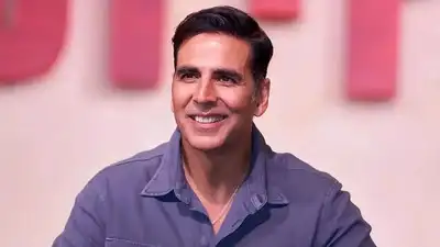 'Must be how he proposes to women,' thought Suneel Darshan recalling how Akshay Kumar told him, 'Promise me you'll do 100 films with me'