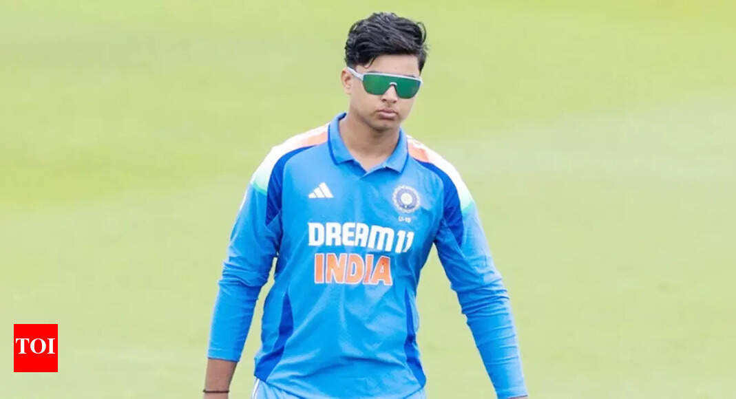 Fan frenzy for Vaibhav Suryavanshi: Two girls drive 6 hours to meet him