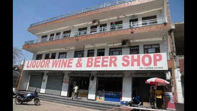 20k bar owners in state threaten to go on strike over hiked taxes