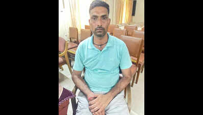 Jaipur jail warder held for taking bribe