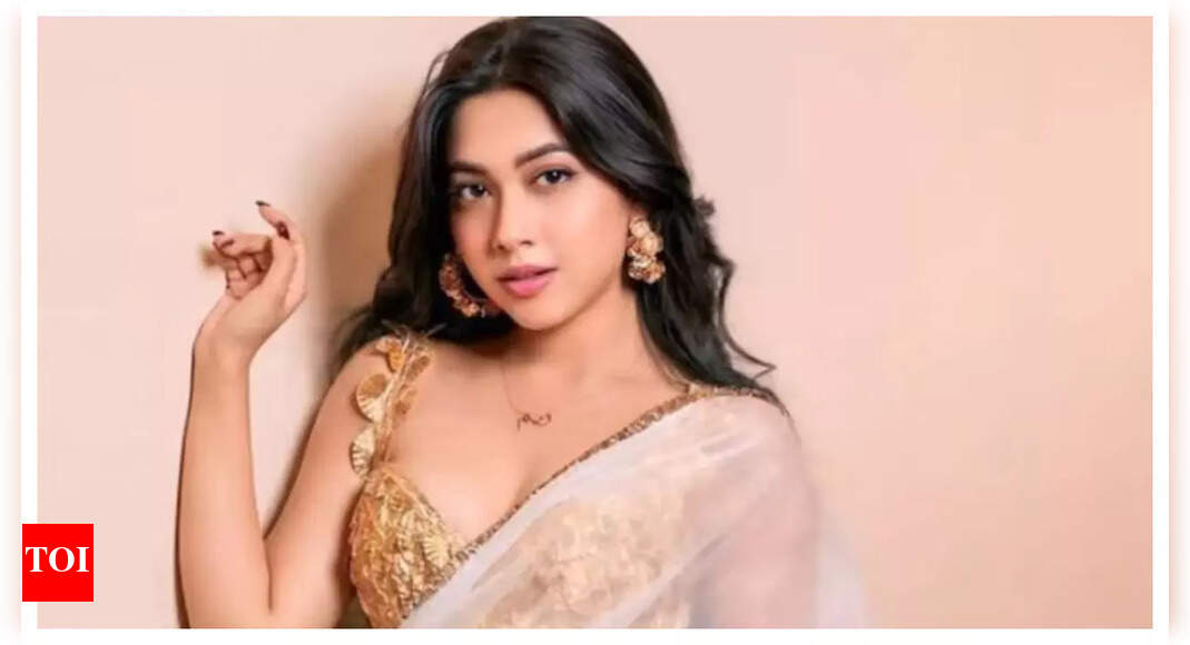Reem Shaikh reveals facing online abuse after not commenting about Air India Ahmedabad plane crash; says 'Was told isko Pakistan bhejo, deshdrohi'