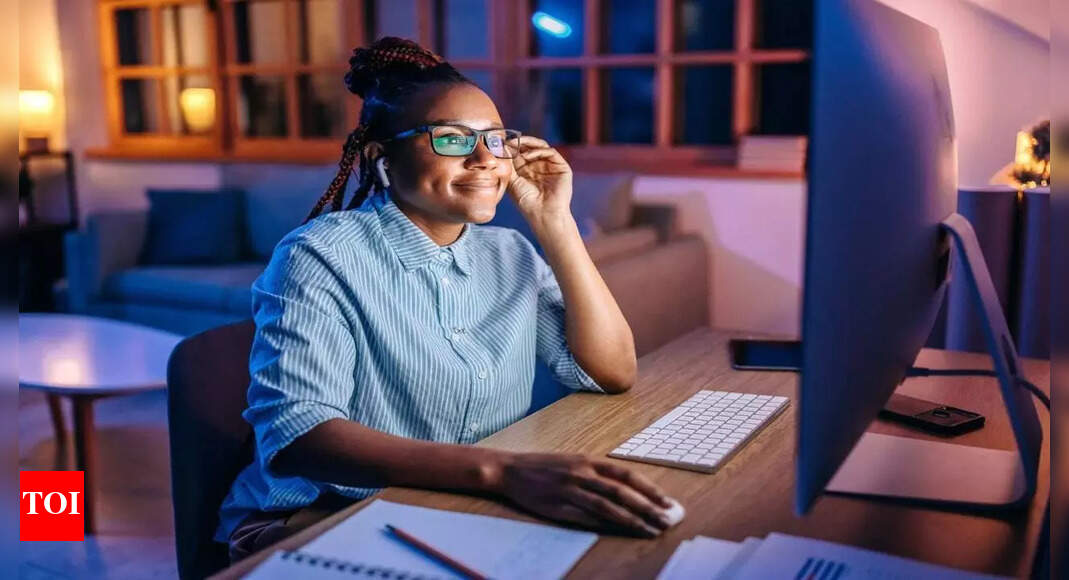 Do blue light glasses work? What science says about digital eye strain and screen time