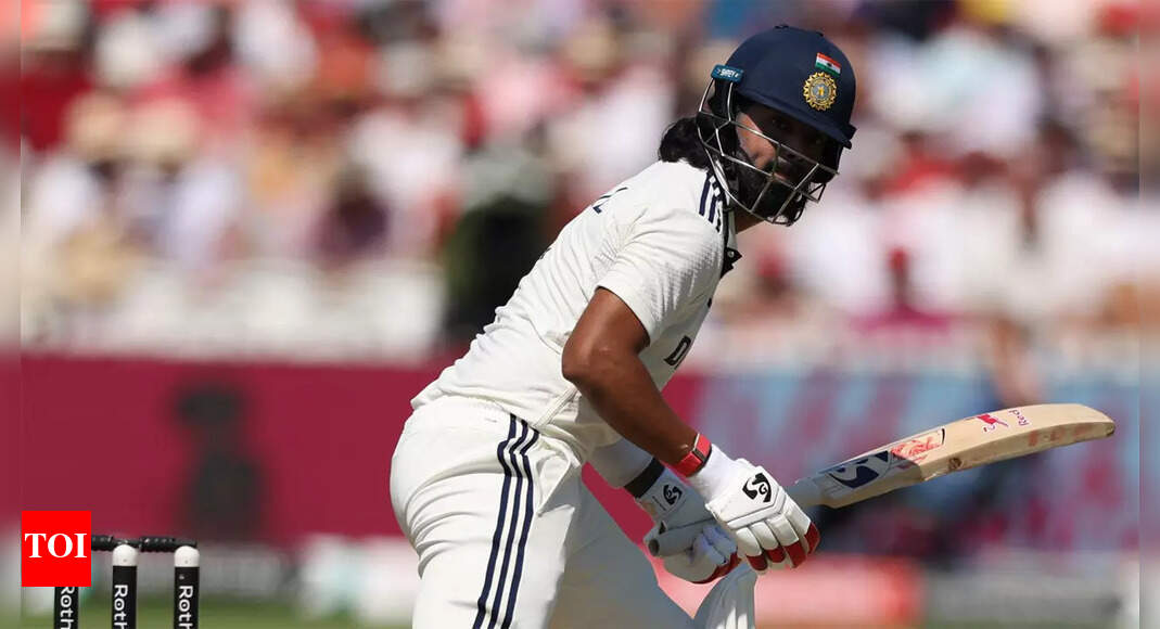 IND vs ENG Live: Chris Woakes removes Shubman Gill, 'fit' Rishabh Pant walks out to bat