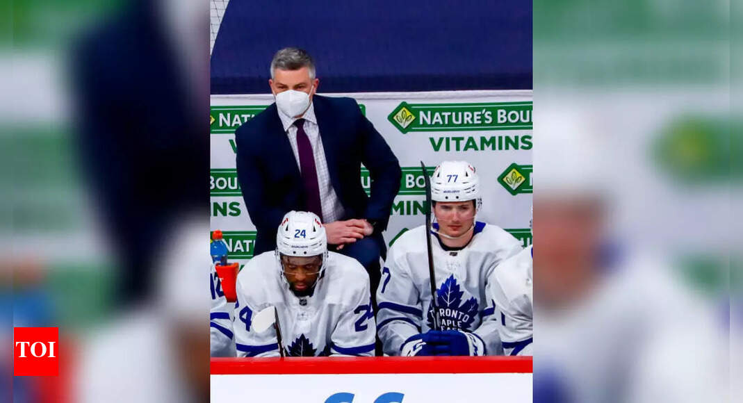Emozioni a Belfast: Sheldon Keefe celebra il ritiro della maglia del fratello Adam, una dedica commovente
