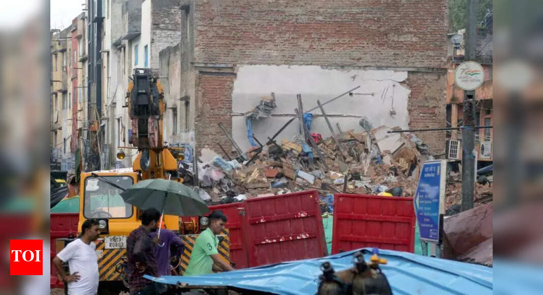 3-Storey Bldg Reduced To Rubble In N Delhi, 1 Dead