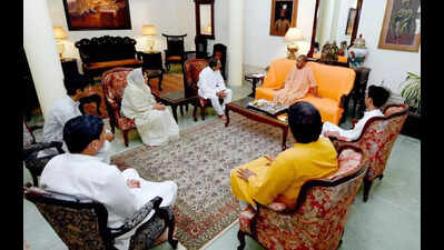 Yogi pays tribute to former minister Anand Singh