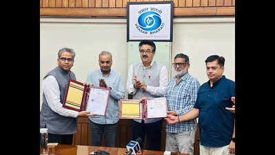 Prasar Bharati signs MoU with Handball Association of India to promote handball nationwide