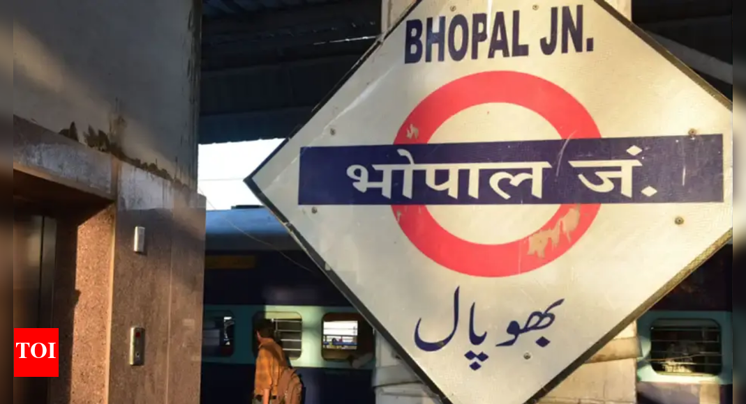 Railway Administration Installs Barriers at Bhopal Station to Restrict Unauthorized Vehicle Access