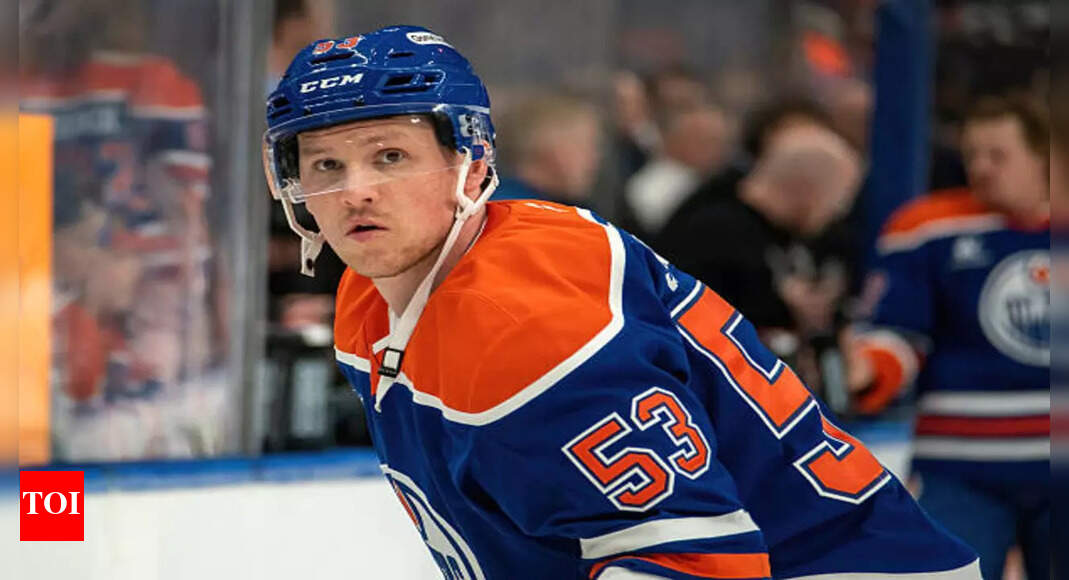 San Jose Sharks Sign Jeff Skinner and 7 Veterans for Rebuild