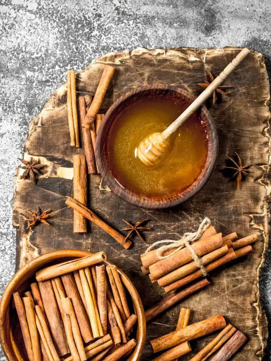 8 health benefits of drinking honey and cinnamon water regularly