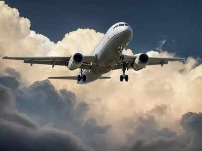  Pakistan airline's alleged goof-up stuns passenger; crew shifts blame