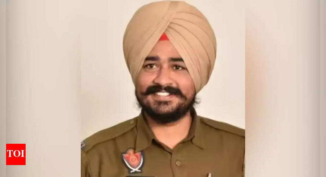 Bloodstained car, no trace of owner: Intel cop missing for 4 days; search operation on