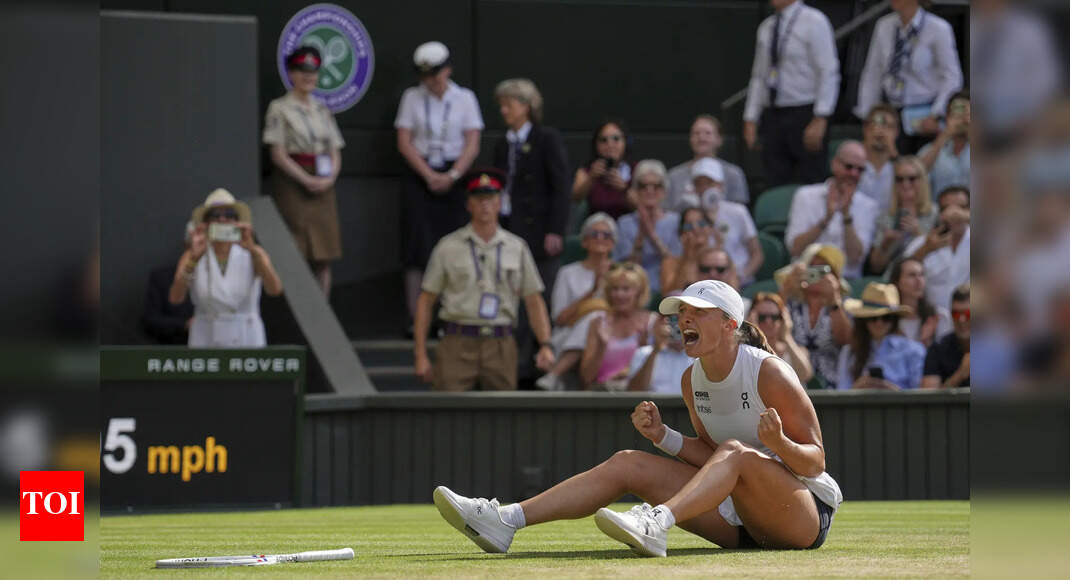 The Swiatek sweep! Iga demolishes Anisimova to win her 1st Wimbledon 