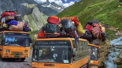  Three buses collide successful  Kulgam; 10 pilgrims injured