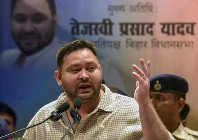  'Sootra ko hum mootra samajhte hain', Tejashwi mocks 'illegal voters' claim; calls EC 'cell' of political party