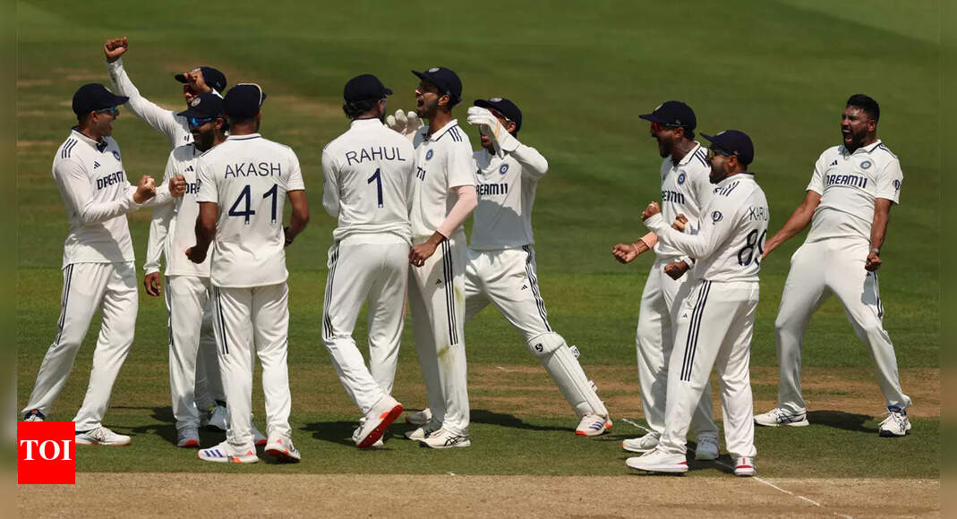 'Height to hai hi nahi': How Siraj convinced Gill for DRS - WATCH