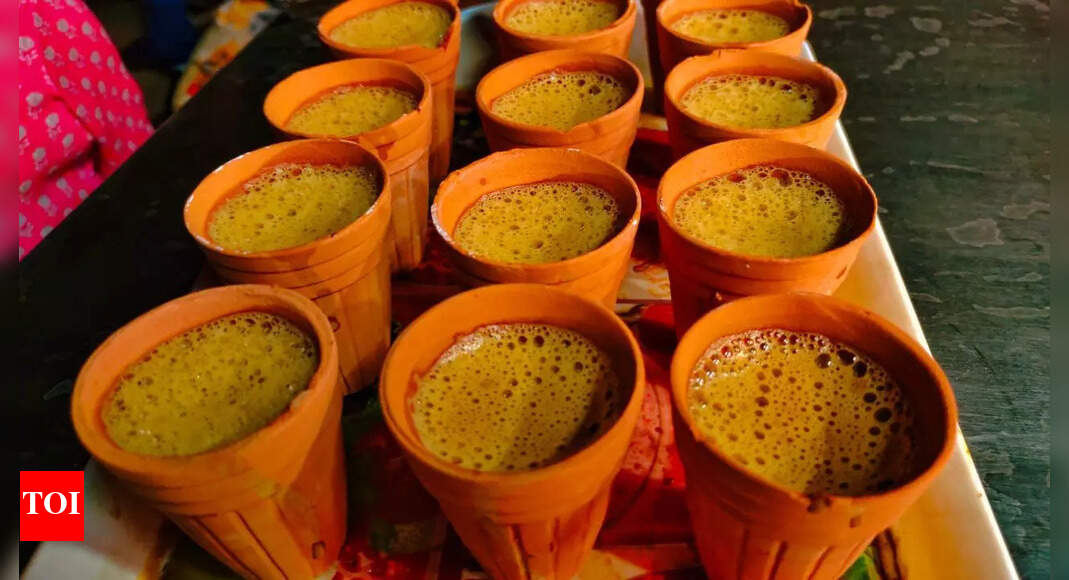 Warning: Drinking too much tea can cause heart palpitations, anxiety, and other health risks | – Times of India
