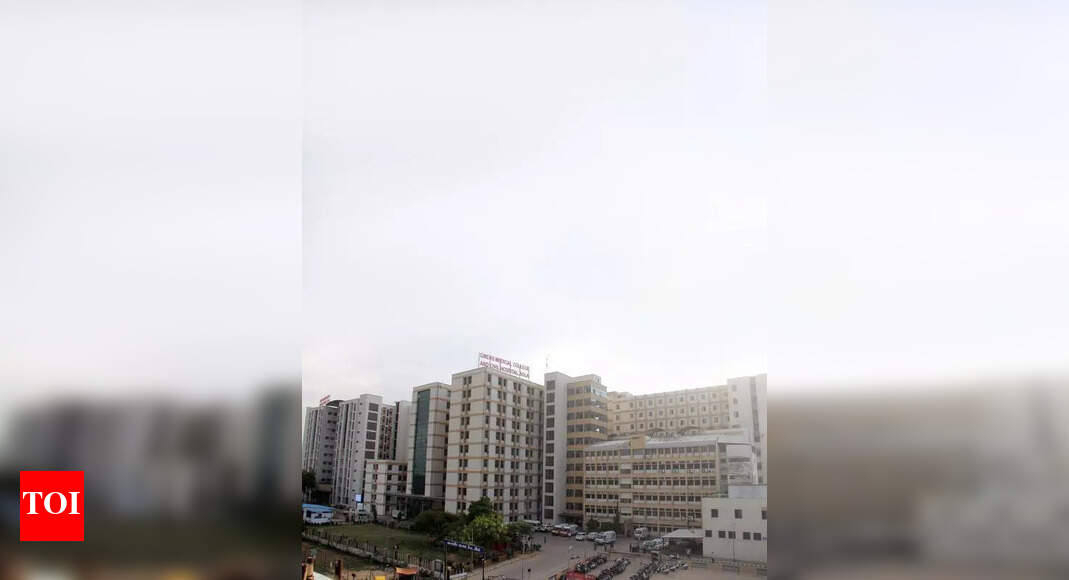 Patient falls to death in Sola Civil duct shaft