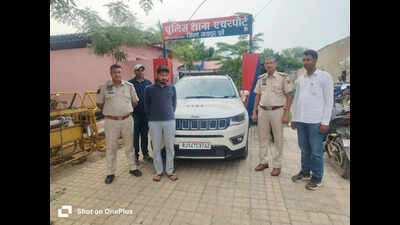 Man poses as Union Home min’s advisor to blackmail woman, held