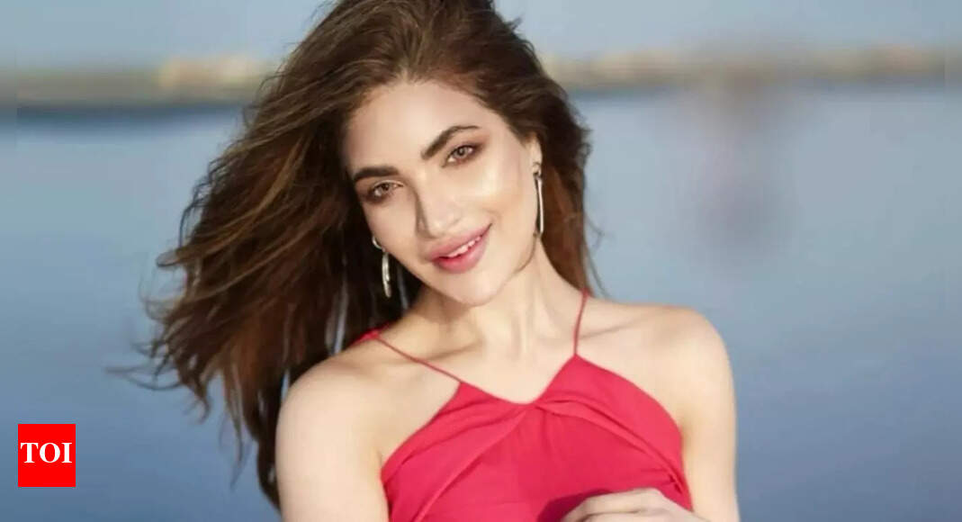 Pakistani actor Humaira Asghar Ali's demise takes shocking turn as petition alleges murder; police investigate phones and bank data | Hindi Movie News - Times of India