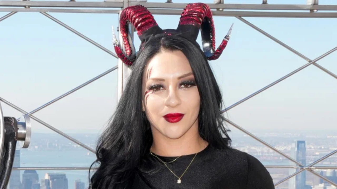 Stephanie Vaquer Clinches Women’s World Title Opportunity at WWE Clash in Paris 2 WWE Evolution 2025 (July 13 2025) results: Stephanie Vaquer wins Battle Royal to earn a world championship match at Clash in Paris | WWE News - Times of India