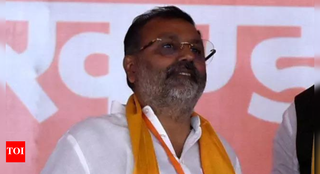 ‘Nehru-Gandhi family bows before America’: BJP’s Nishikant Dubey slams Congress; digs up archives