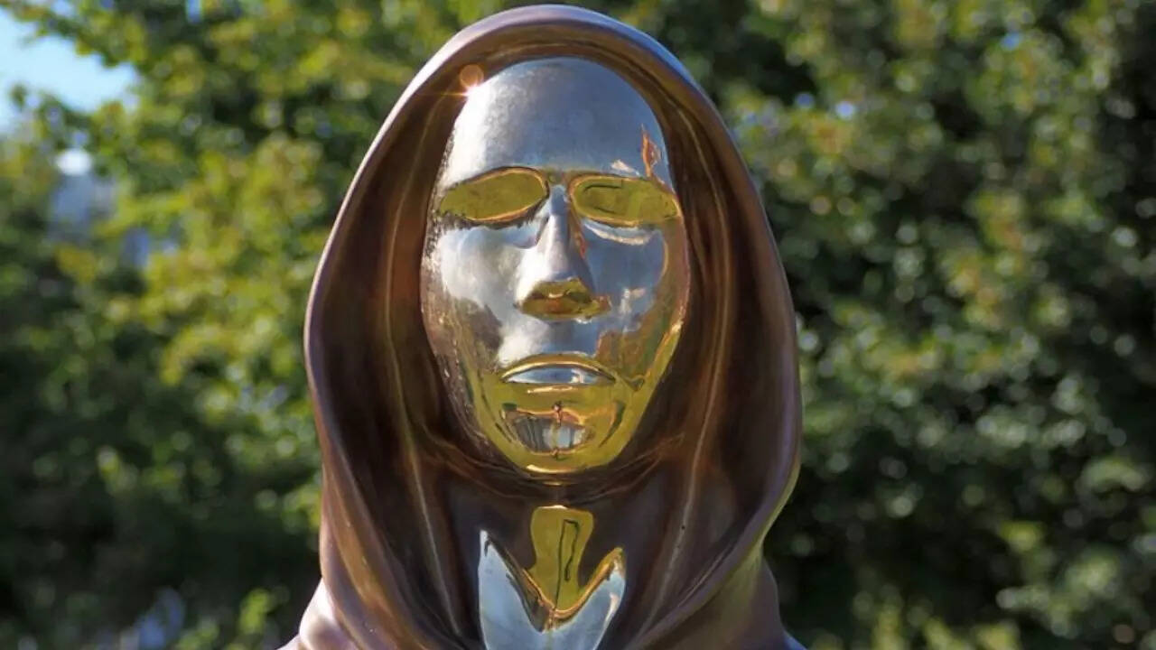 Bitcoin creator Satoshi Nakamoto is now worth $129 billion and ranks as the  11th richest man in the world | World News - Times of India