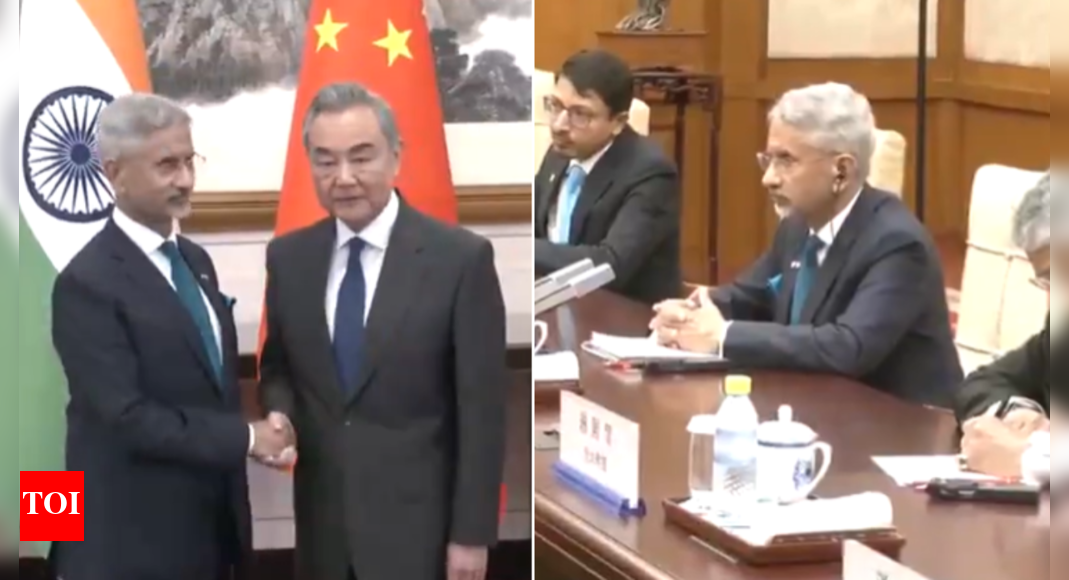 Jaishankar meets Chinese counterpart, raising border issues and de-escalation