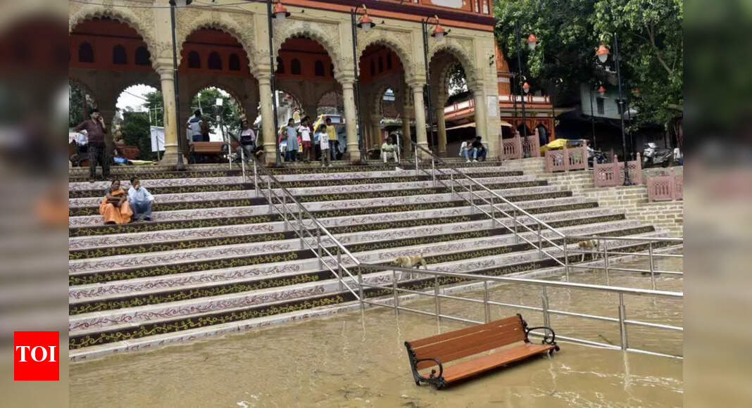 Alarming rise in level of twin rivers, bathing ghats inundated