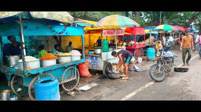 Unhygienic street food stalls raise health concerns in city