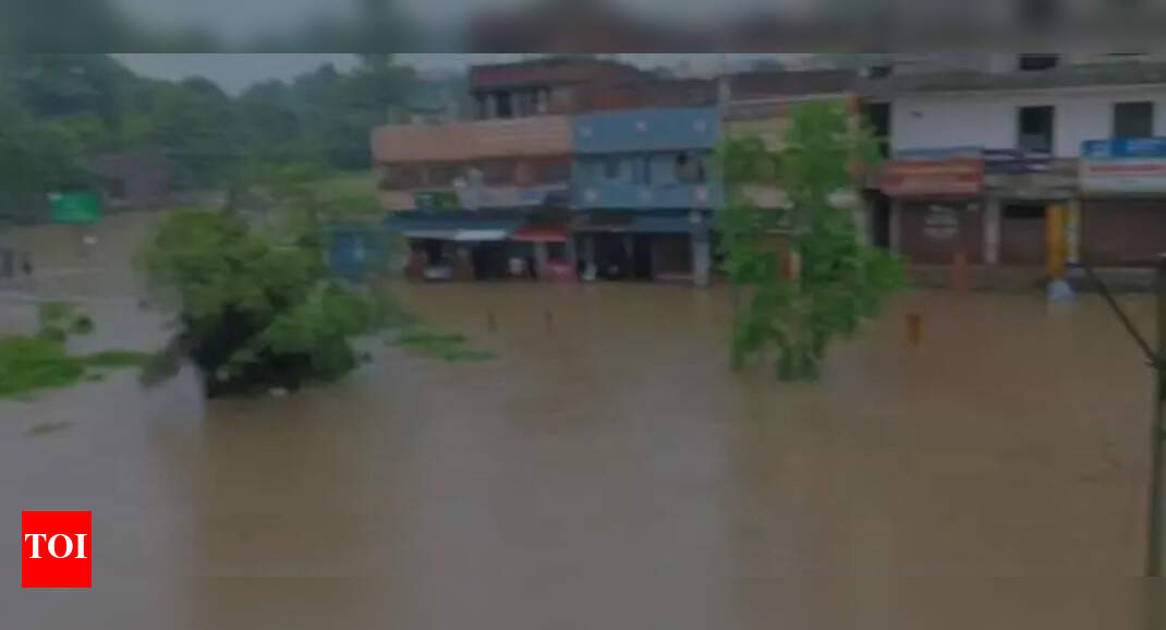 Heavy rainfall leads to waterlogging in Rourkela | Bhubaneswar News - Times of India