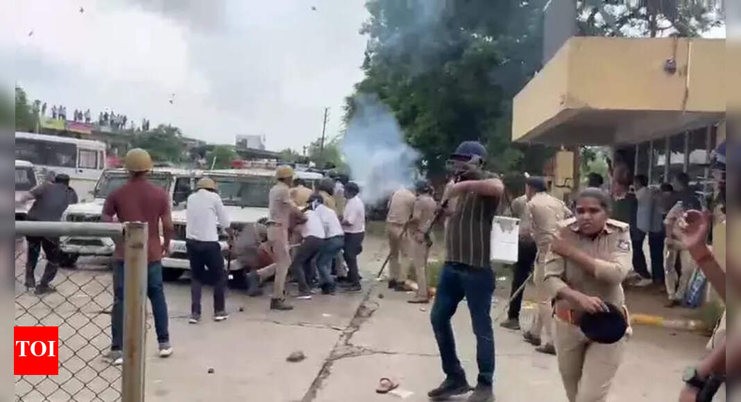 Unknown Source - Politics - News Image