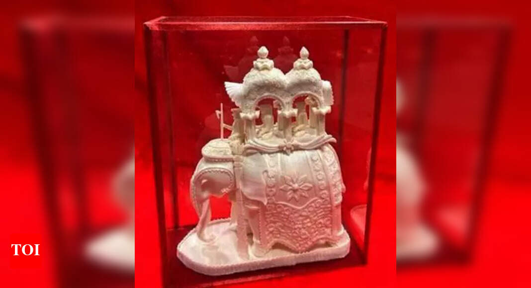 Murshidabad artisan’s Shola elephant gifted by PM to Ghana speaker