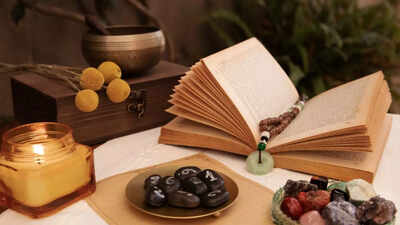 Keep These 4 Items in Your Pocket to Attract Wealth, Feng Shui Says