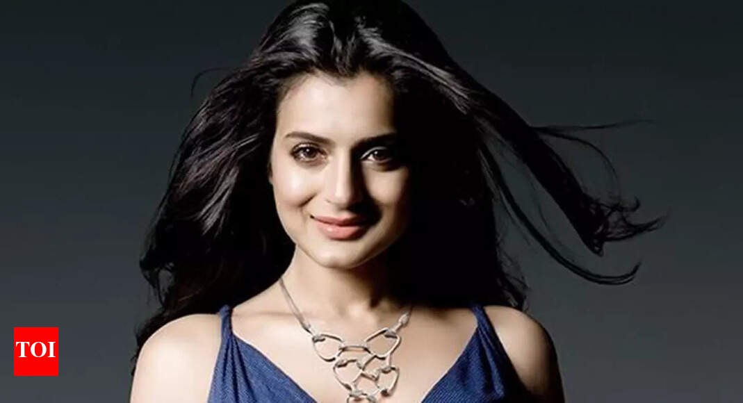 Ameesha Patel: Meet the actress who faced 20 flops after a dream debut; fought a legal battle against her own father, but her smile tells a different story – Read here | – Times of India