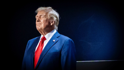  Photographer claims image shows 'angel wings' behind US president; ‘That’s just the ghost of Epstein,’ says social media