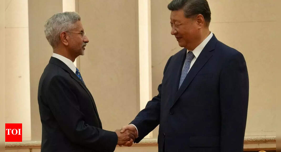 Rahul's dig at Jaishankar 'apprising' China's Xi; calls it 'full-blown circus'