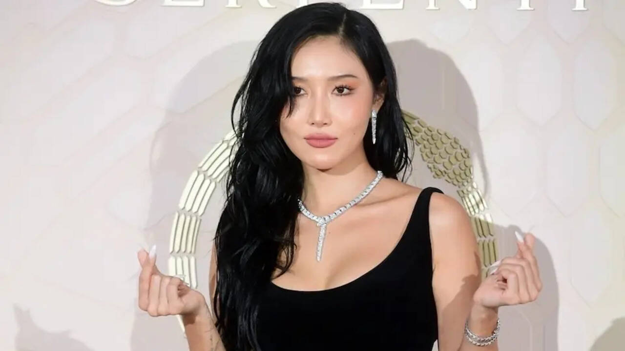 K-pop star Hwasa opens up about panic attacks after intense public