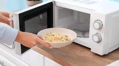 11 things you should not heat in the microwave but probably do