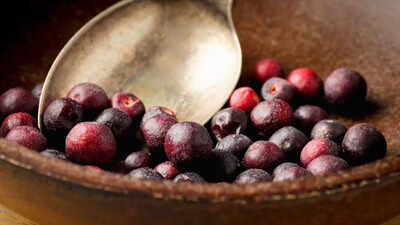 Top health benefits of falsa: 6 cooling recipes to beat the heat, control diabetes, and soothe urinary infections