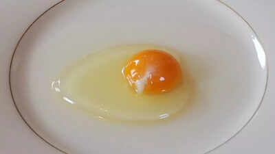 Can eggs make your skin glow? 5 proven benefits and DIY ways to use them