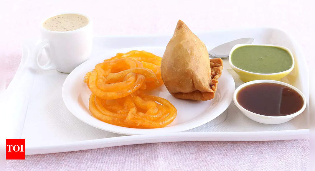 PIB busts myth: No health warnings issued on samosas and jalebis – Times of India