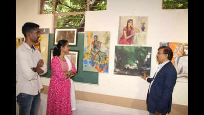 Painting exhibition attracts art enthusiasts to Hubballi