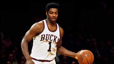 How Oscar Robertson’s Bold Lawsuit Changed the NBA—and the Quiet Revolution that Changed All of Pro Sports
