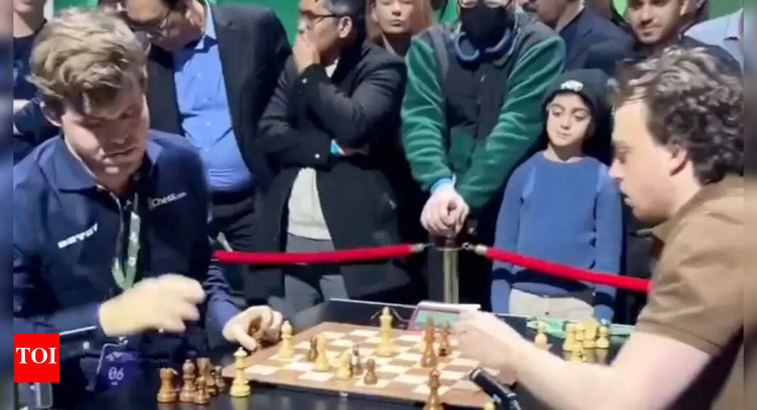Chess | Despite being told 'Can't invite you to Las Vegas', Hans Niemann turns up, awaits Magnus Carlsen in 'Battle of Baddies' | Chess News - Times of India