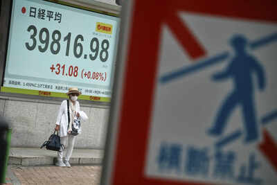 Asian stocks today: Indices trade mixed; tech firms lift HSI over 0.2%, Shanghai slips 0.1%