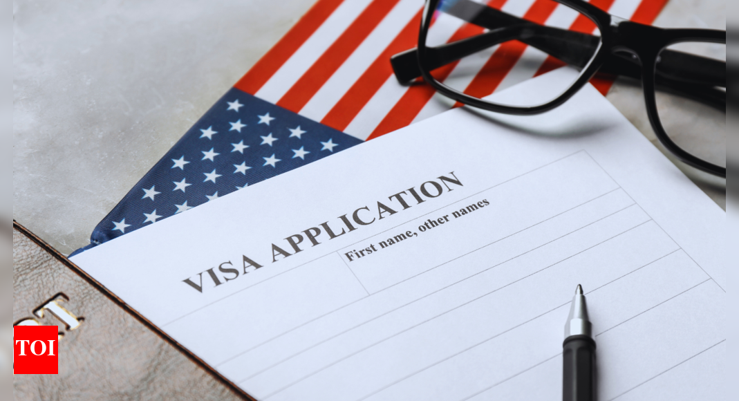 “I was told to make everything public”: F-1 applicant student's visa was delayed and passport retained due to her Reddit account which has no controversial content