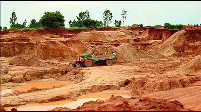 Ex minister B Ramanath Rai urges BJP MLAs to address sand, laterite shortage