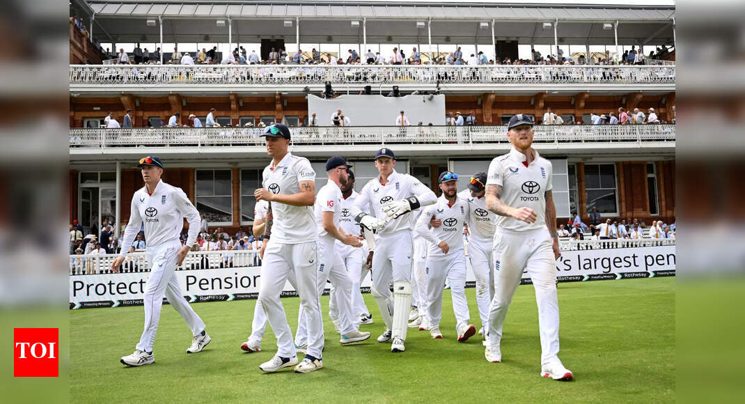 Ravi Shastri's three-word reaction after England got penalised