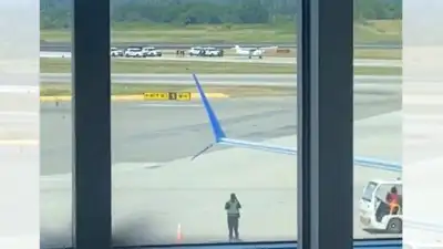  Small plane hijacked at Vancouver, flight services disrupted